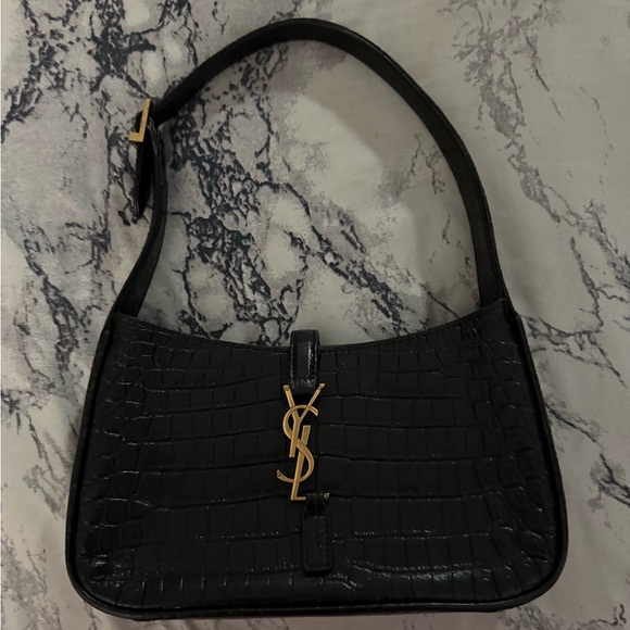 Yves Saint Laurent Black Croc-Embossed Le 5 a 7 Shoulder Bag - Picture 1 of 9